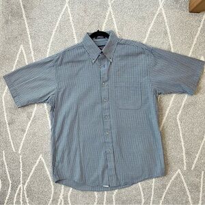 Dillards Roundtree & Yorke Blue and Green Plaid Short Sleeve Button Down Shirt